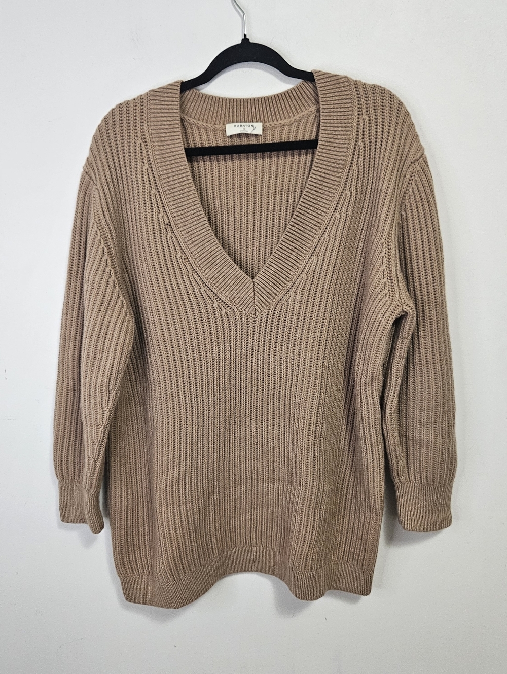 Aritzia Babaton Roger Sweater Sz M Oversize V-neck Merino Wool - Picture 3 of 11